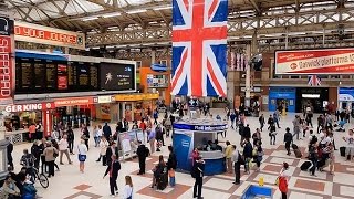 A Walk Through The London Victoria Station London England [upl. by Nivrac754]